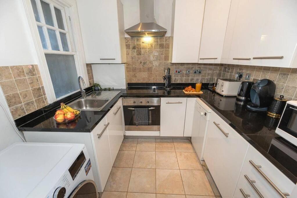 Discover London Central 2 Bedroom In Kensington Eksteriør billede