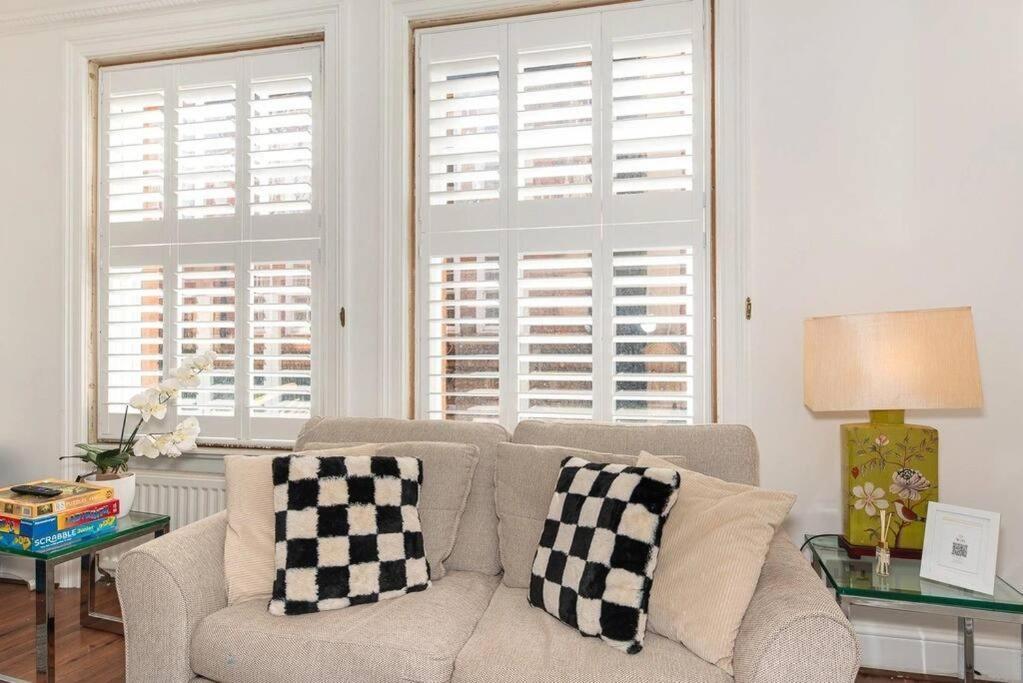 Discover London Central 2 Bedroom In Kensington Eksteriør billede