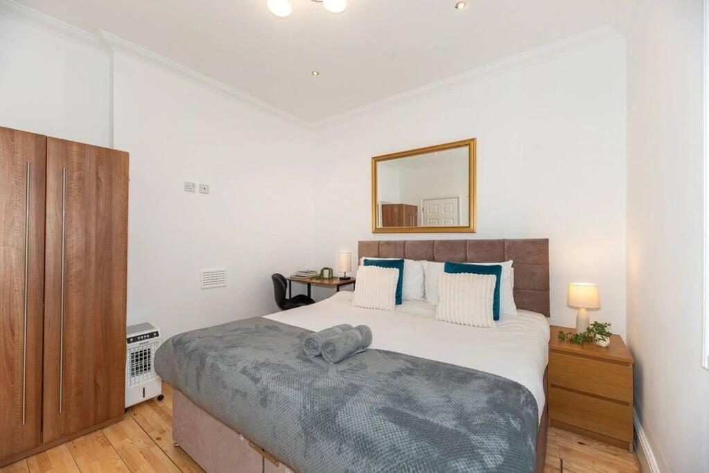 Discover London Central 2 Bedroom In Kensington Eksteriør billede