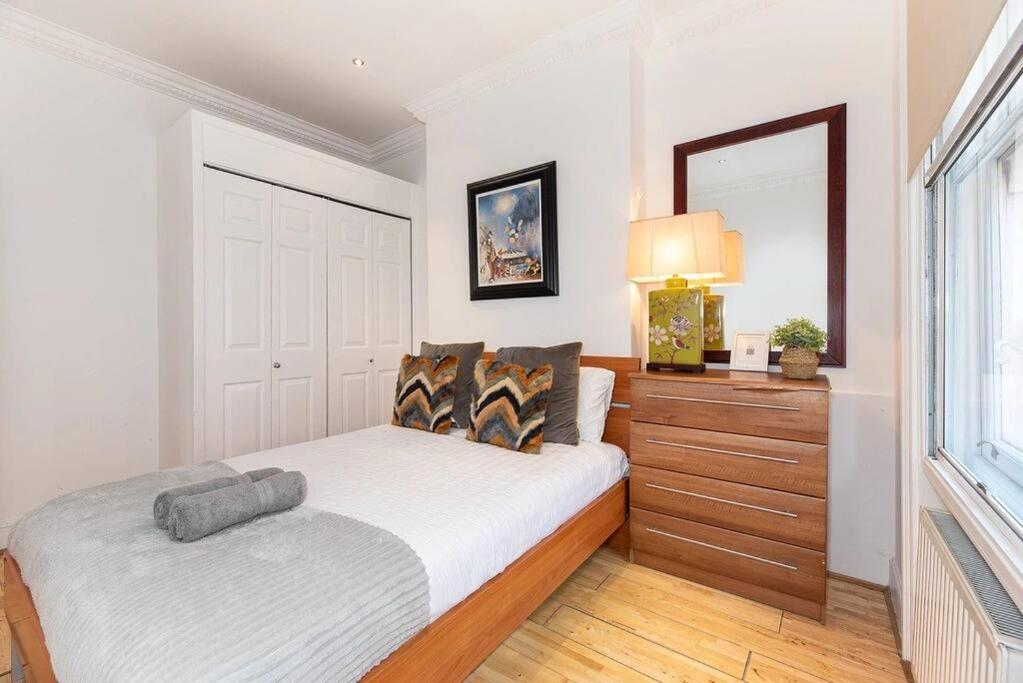 Discover London Central 2 Bedroom In Kensington Eksteriør billede