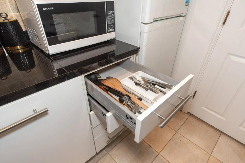 Discover London Central 2 Bedroom In Kensington Eksteriør billede